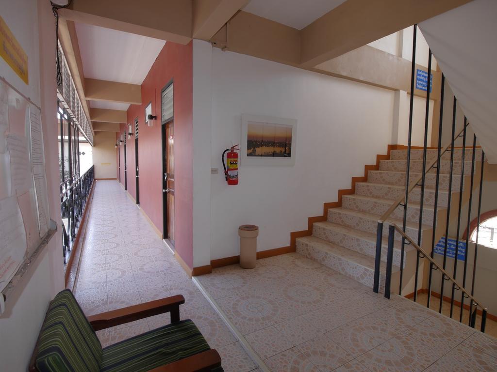 Hotel Pakdee House Udon Thani Exterior foto