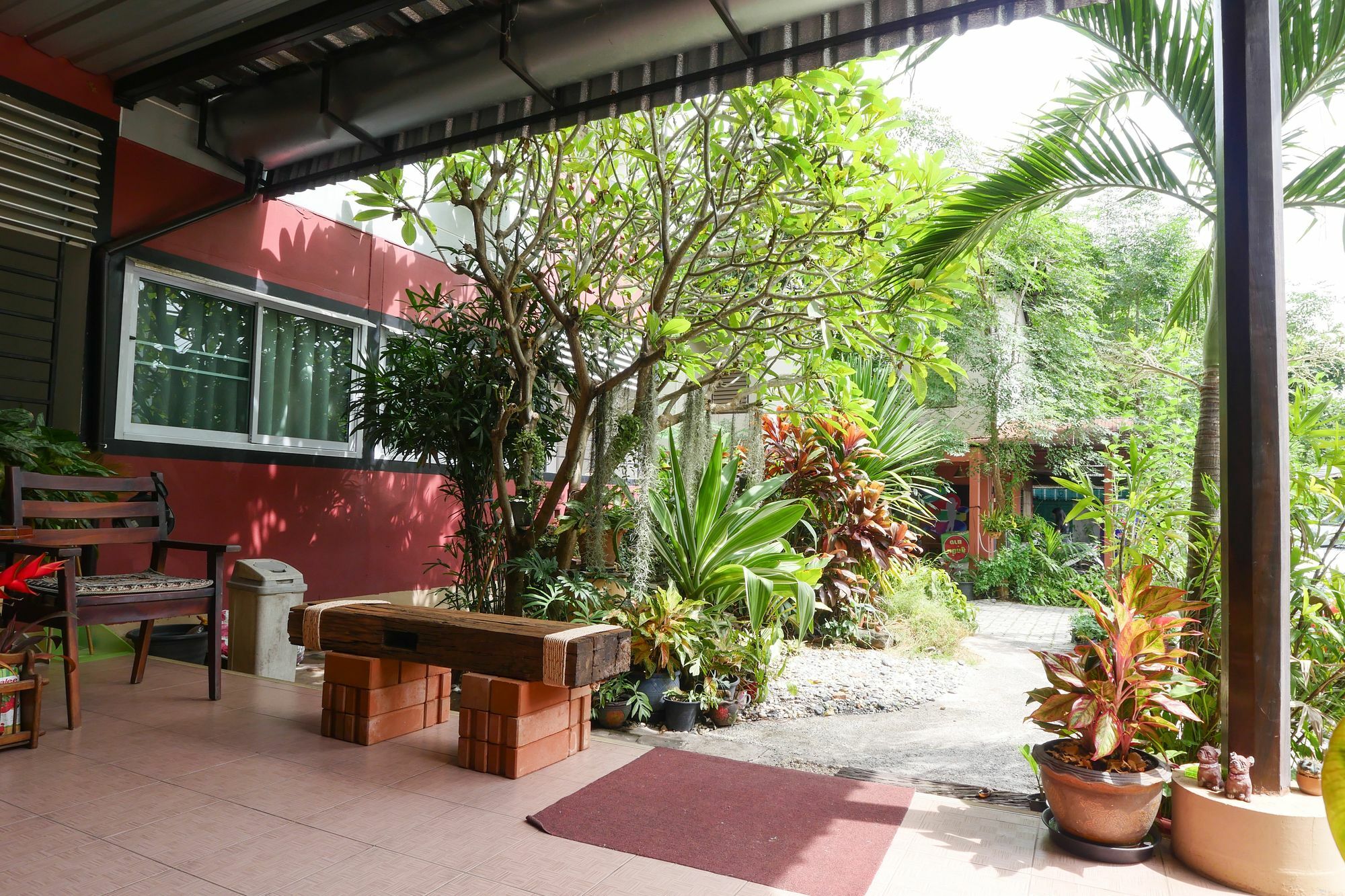 Hotel Pakdee House Udon Thani Exterior foto