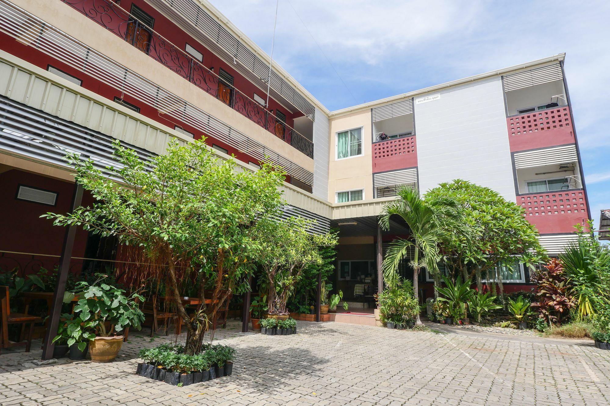 Hotel Pakdee House Udon Thani Exterior foto